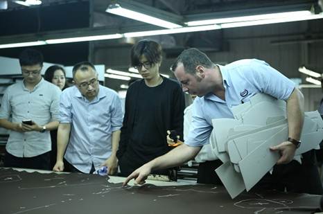 巴斯特的极致天窗工艺ky开元棋牌遇见伟(图1)